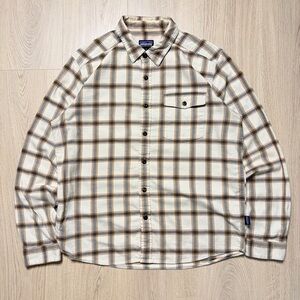 Patagonia Fjord Plaid Long Sleeve Flannel Shirt Mens Medium Cream Brown Outdoor